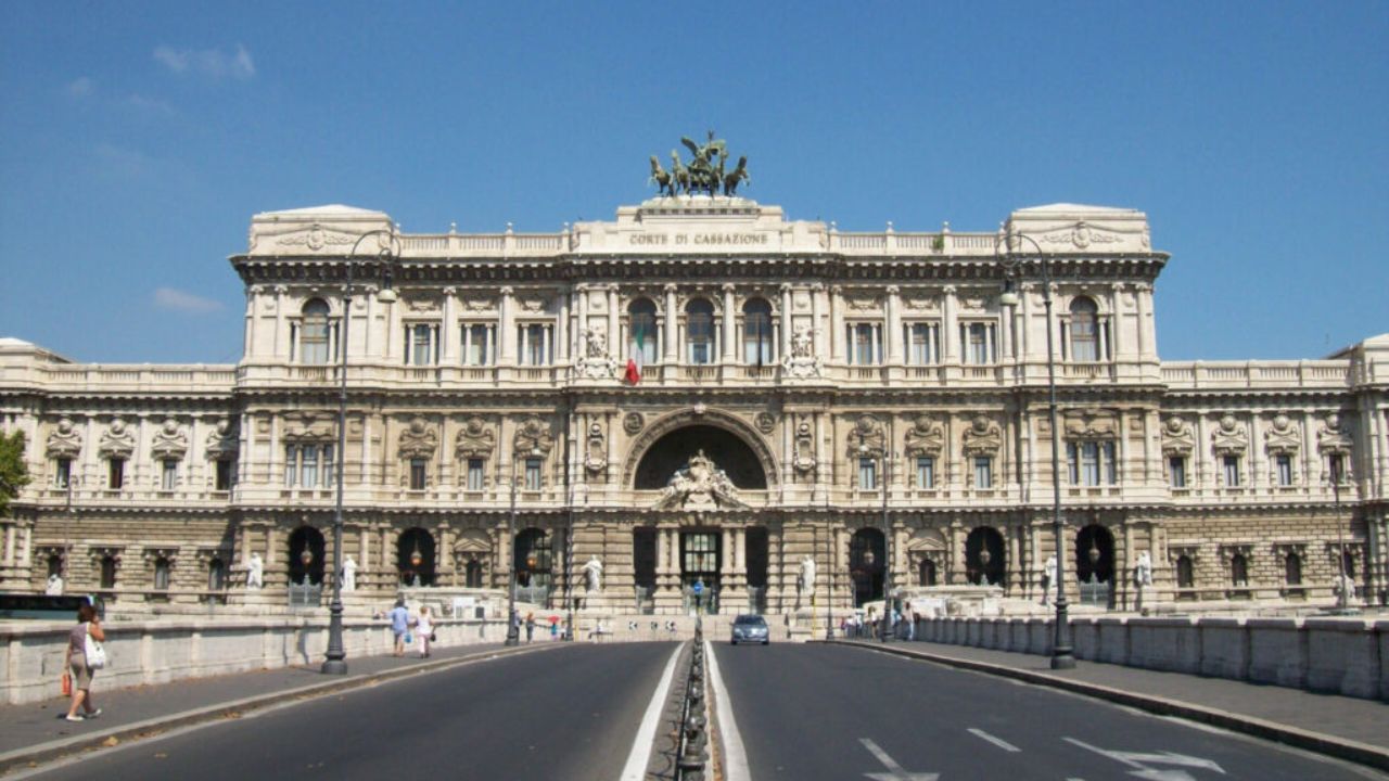 Cassazione i Dirigenti Scolastici non possono sospendere il personale della scuola